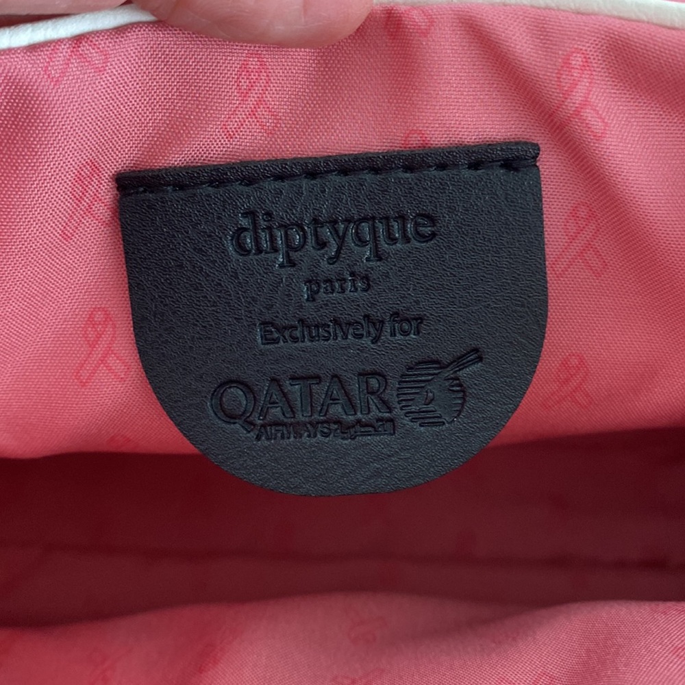 Diptyque Paris Airways Breast Cancer Makeup/Toiletry Bag - Picture 8 of 9